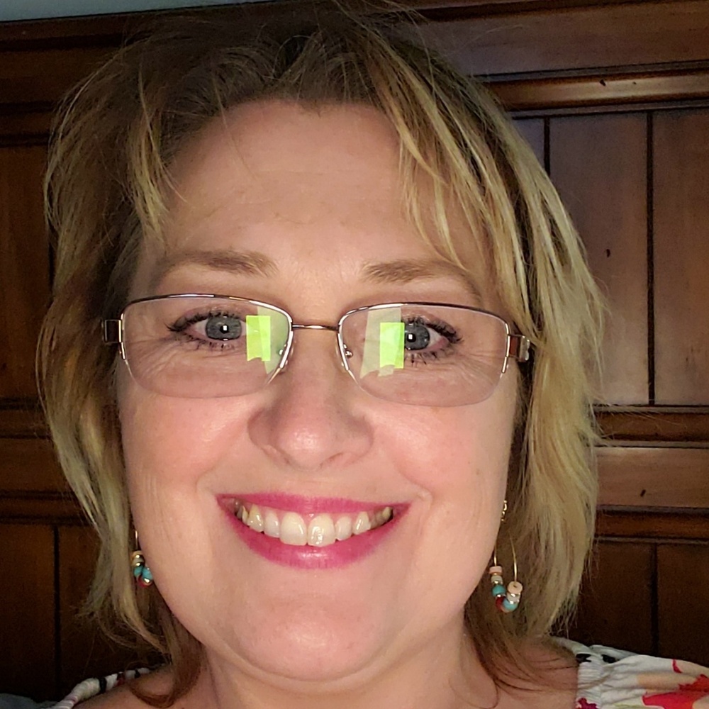 Meet your Posher, Leslie